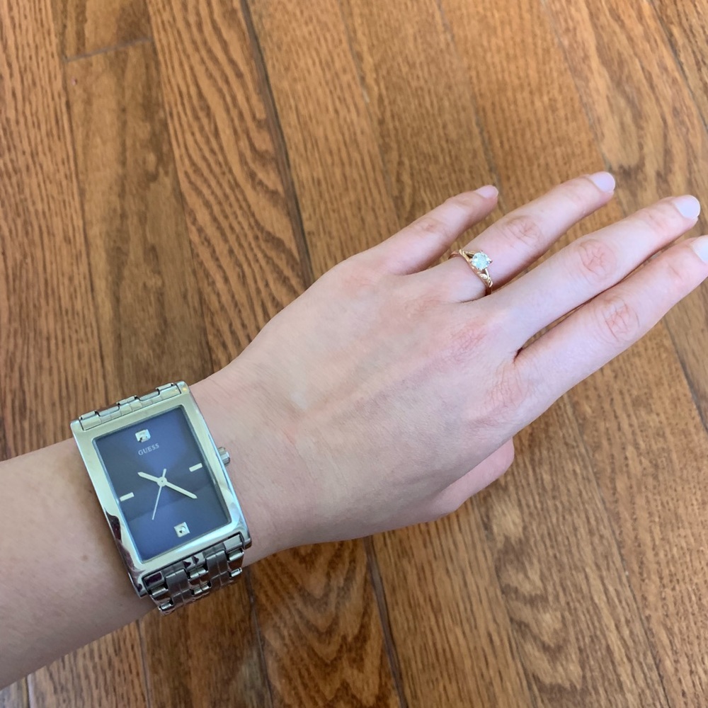 SOLD! Guess watch